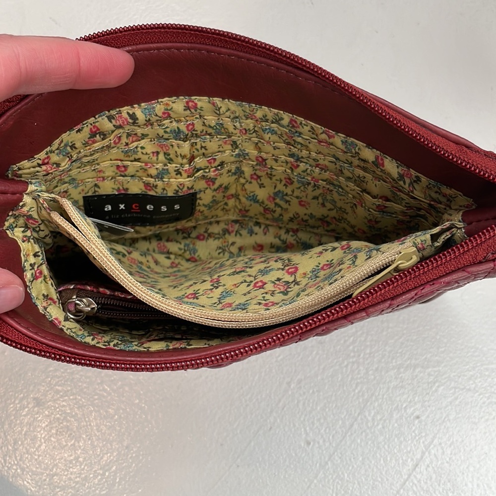 Axcess Red Purse - Picture 4 of 4